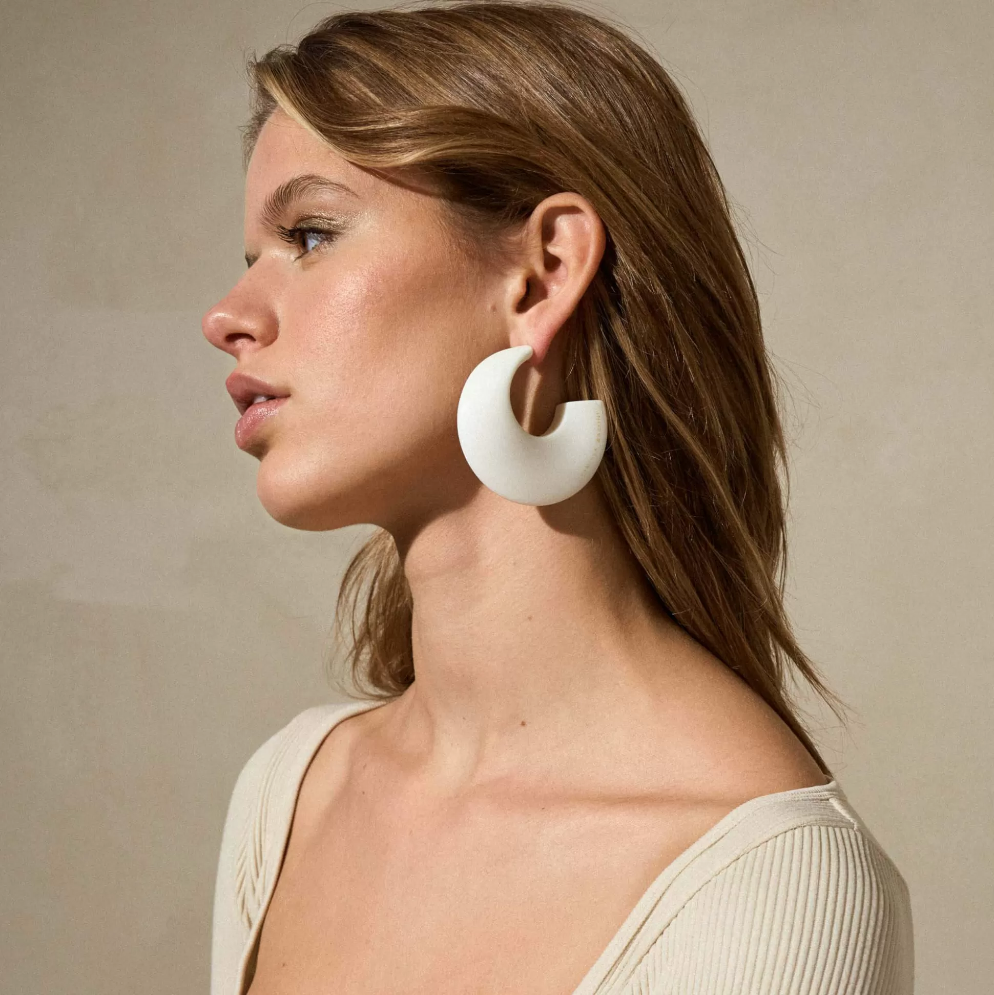 Vanessa Baroni Big Moon Earring Matt Off White* Boucles D Oreilles